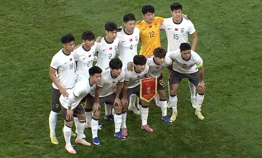 雷速官网-杜月徵不讲理世界波破门！U23国足1-0小胜越南队，1胜2平屈居亚军